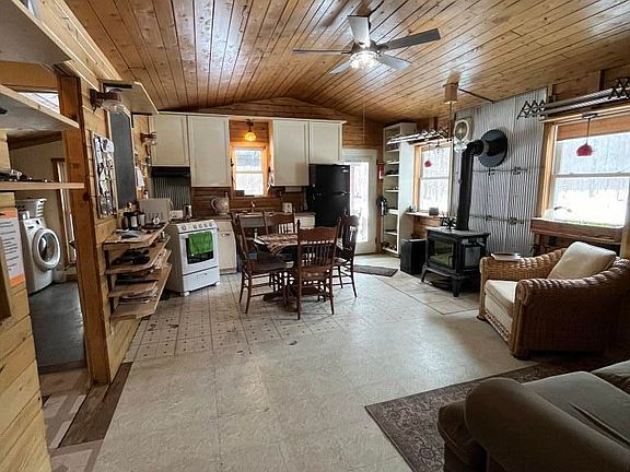 4th image of 1749 W Edge Rd
