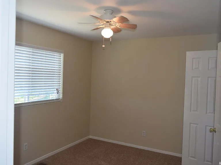 1243 Sunrise Dr — Photo 2