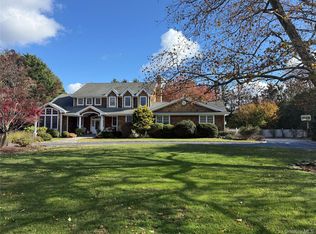 2465 Fairway Dr, Cutchogue, NY 11935