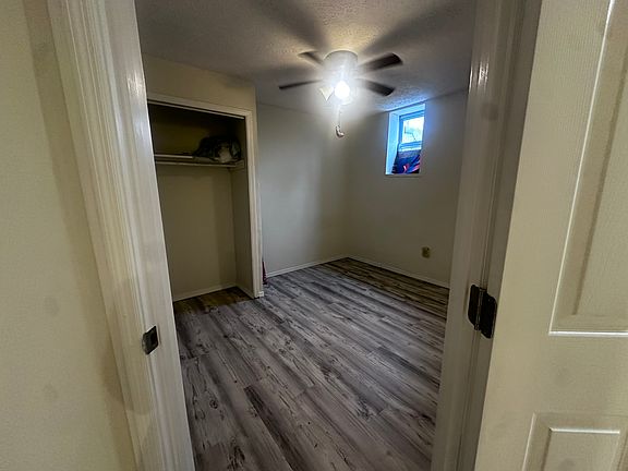 3rd image of 2912 Greenway Dr