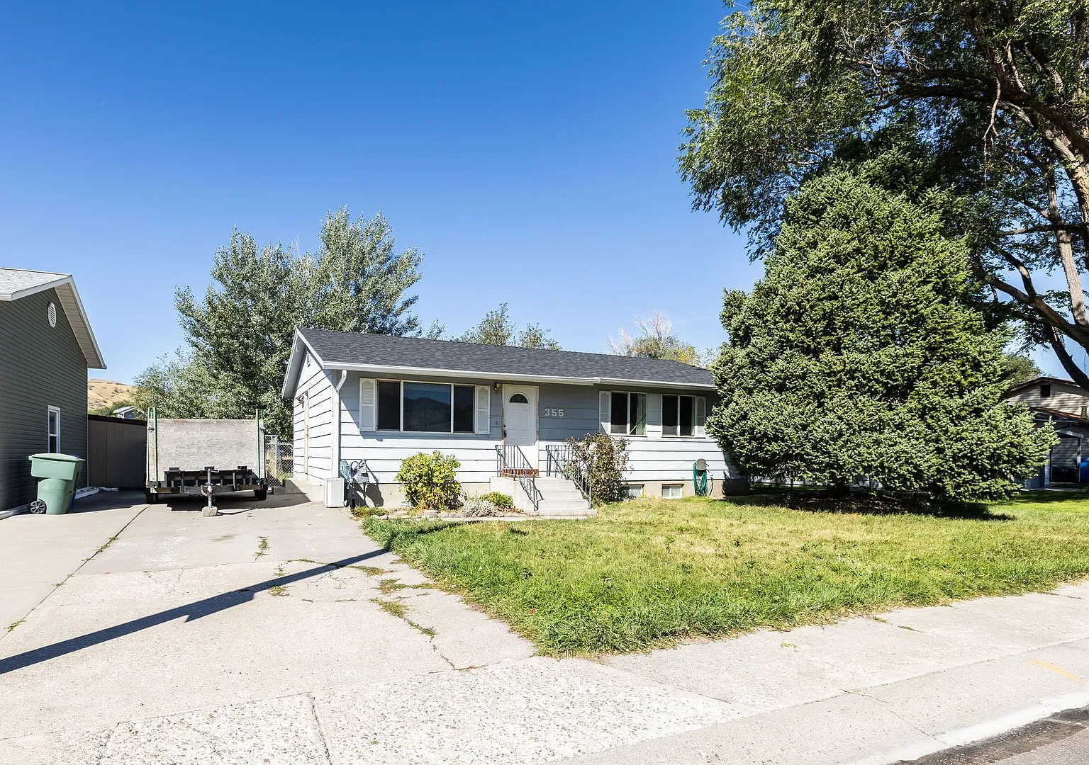 Awesome 5 Bed 2 Bath Home In Pocatello With Washer And Dryer Included — Photo 2