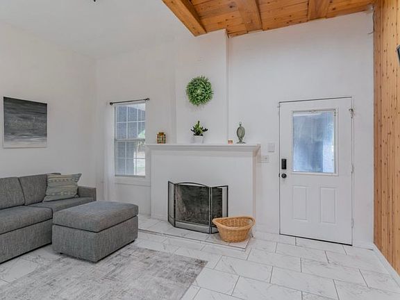4th image of 1537 Drew St