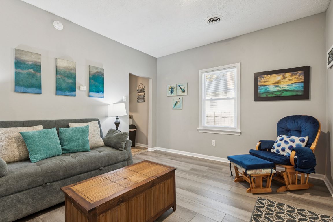 next background image