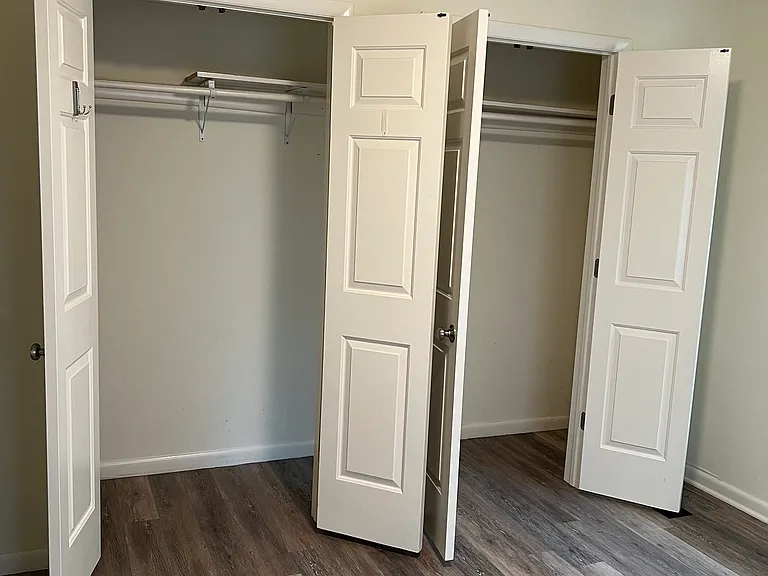 5821 Lowell St — Photo 11