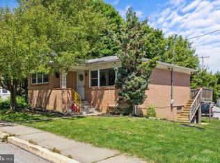 7 N Camp St, Windsor, PA 17366