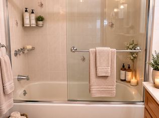 47-24 204th St #2, Bayside, NY 11361