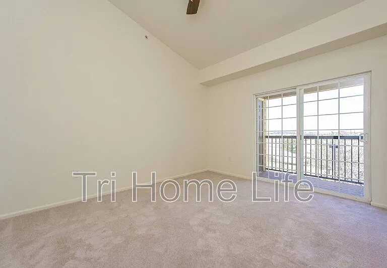 17209 Wilde Ave #303 — Photo 16