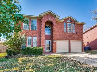 903 Harwood Ct, Euless, TX 76039
