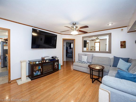 5th image of 6053 John Daly St