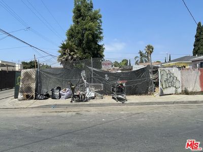 8511 Holmes Ave, Los Angeles, CA, 90001