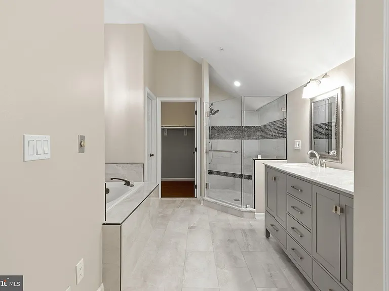 5279 Ballycastle Cir — Photo 18