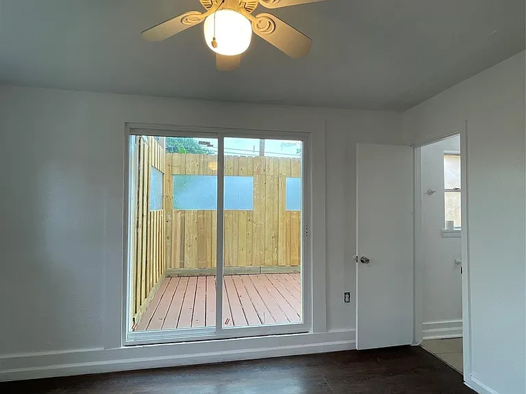 4803 Geraldine St — Photo 15