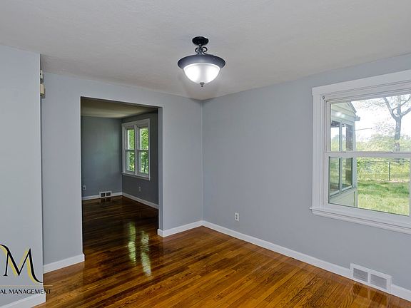 5th image of 252 Arcadia Blvd