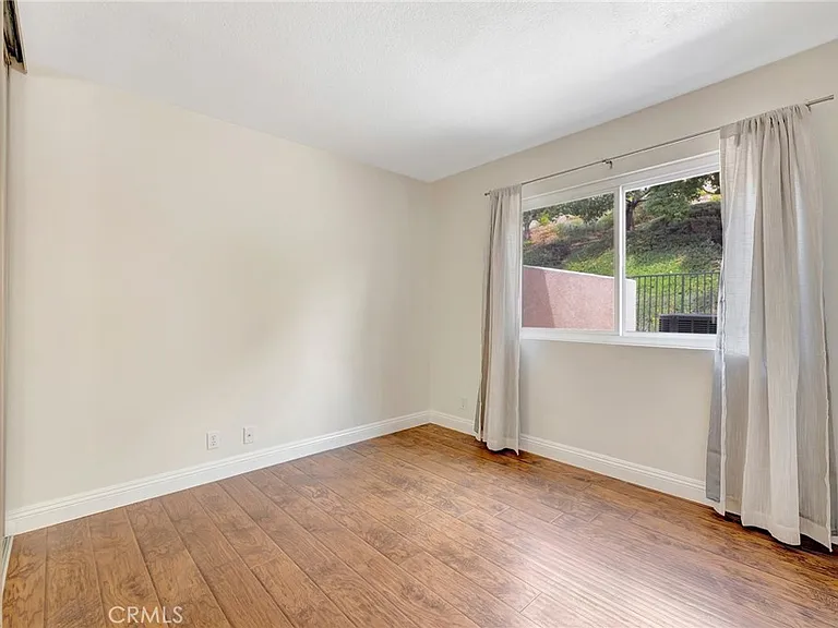 24811 Cutter — Photo 16