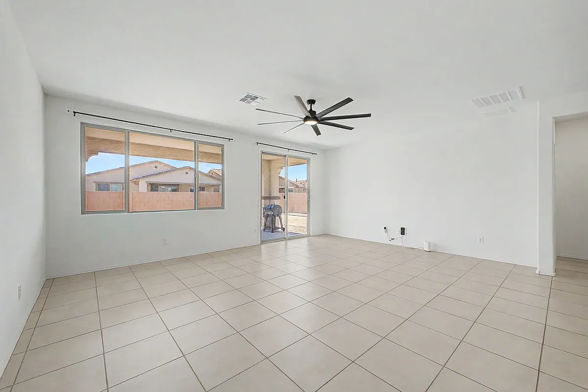 Building Photo - 21157 E Canary Way