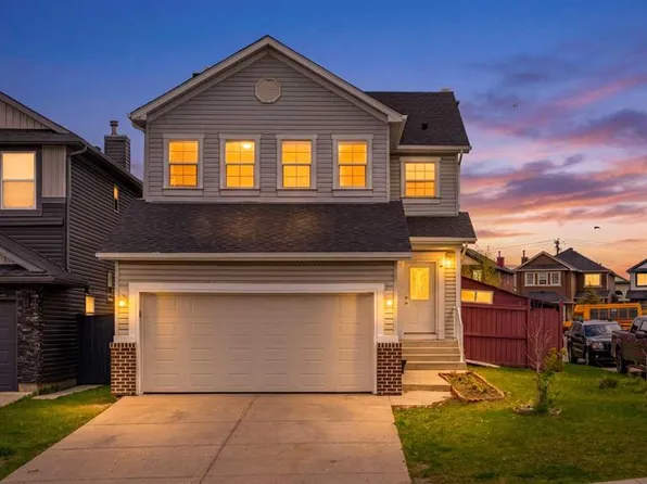286 W Marthas Mnr NE, Calgary, AB T3J 4Y6