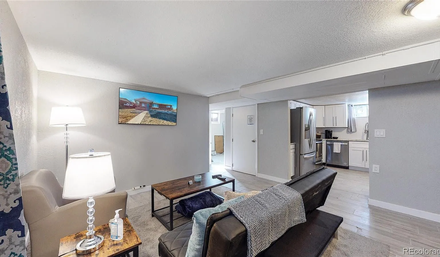 3 bed, 1.0 bath, 1161 sqft, $2,095 — Photo 1