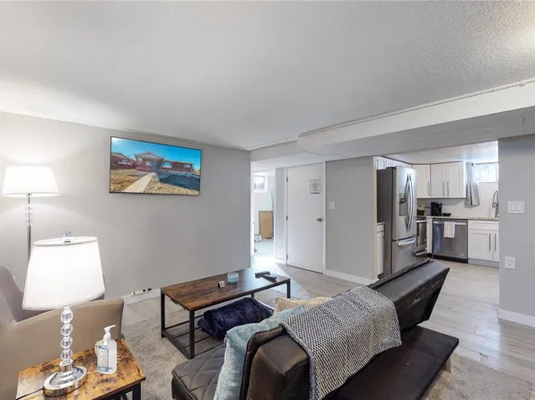 6119 S Broadway #B, Littleton, CO 80121