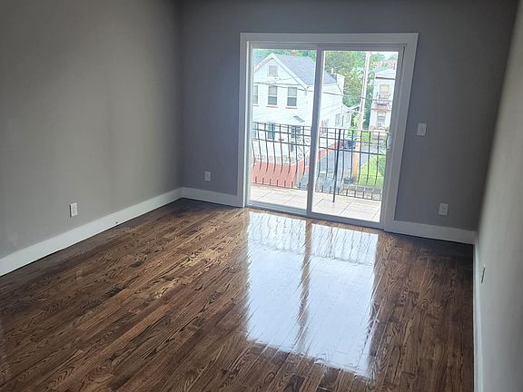 2nd image of 428 S 9th St Floor 2