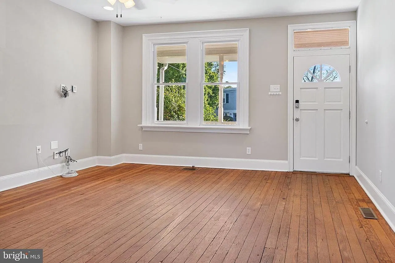 4 bed, 1.5 bath, 1400 sqft, $2,500 — Photo 4