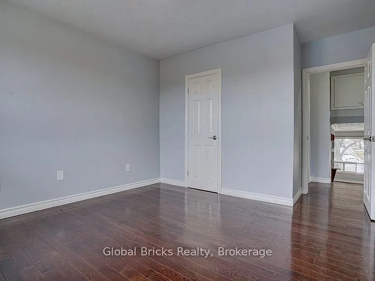 77 Milford Haven Dr E — Photo 17