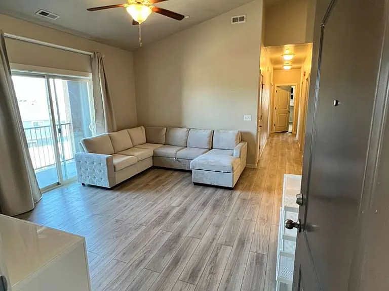 203 E Jordan Ridge Blvd #209 — Photo 2