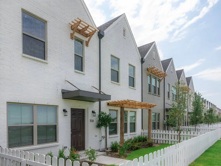 Townhomes at Bluebonnet Trails — Photo 25