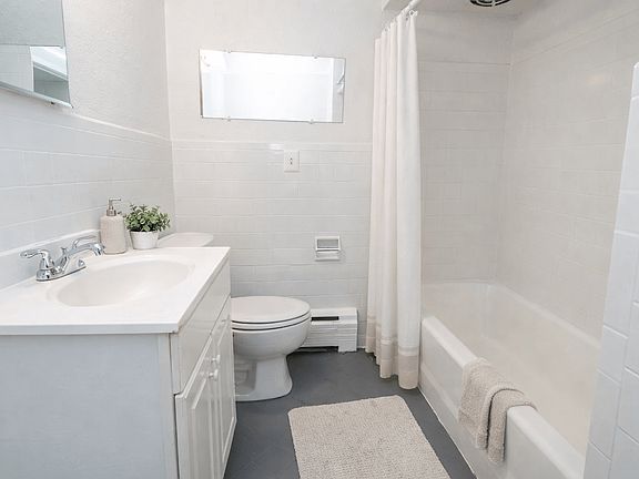 4th image of 3559 S Bannock St APT 6
