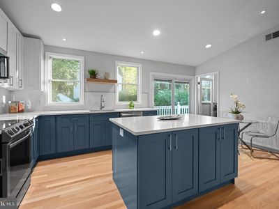 4921 Chevy Chase Blvd, Chevy Chase, MD, 20815