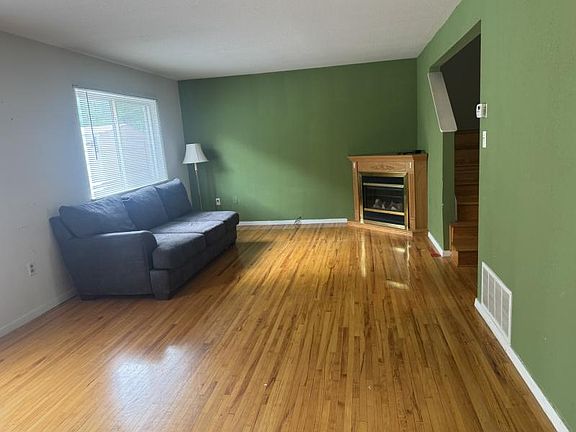 4th image of 9513A Montana St