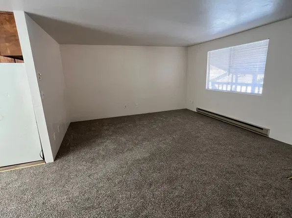817 NE A St #S-a, Grants Pass, OR 97526