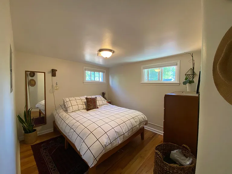 340 E Oak St #2 — Photo 8