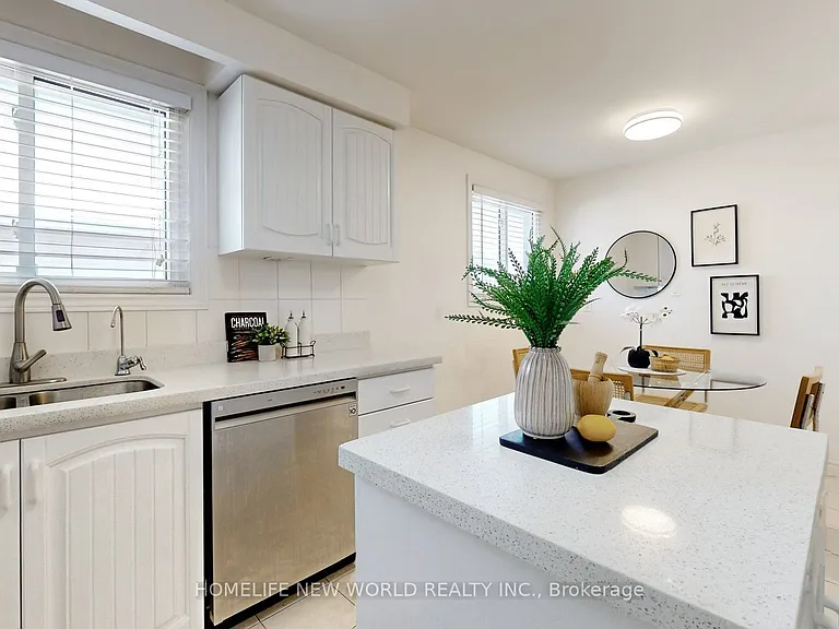 93 Clark Ave #MAIN FLOOR — Photo 8