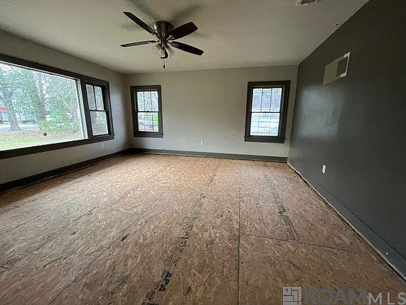 3rd image of 3044 Bartlett St