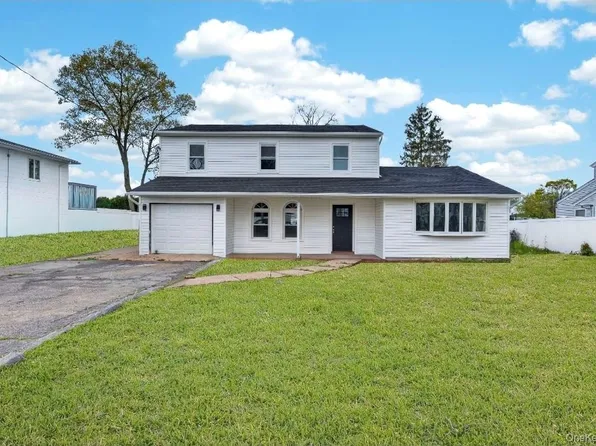 200 Irish Lane, Islip Terrace, NY 11752