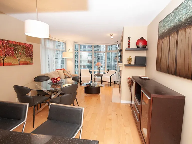 1199 Marinaside Cres #1605 — Photo 4