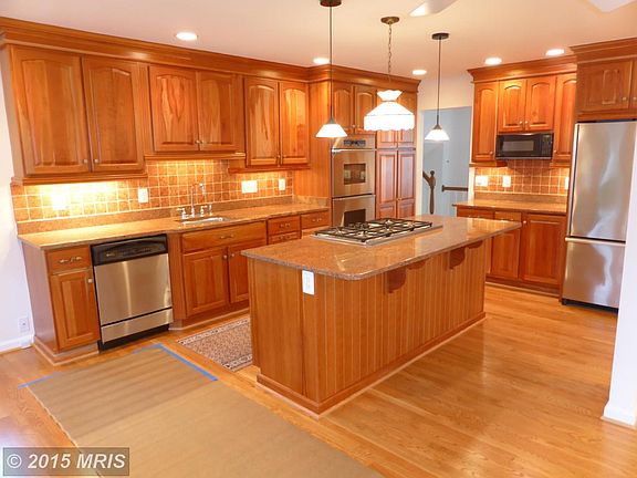 4th image of 4408 Weyburn Dr