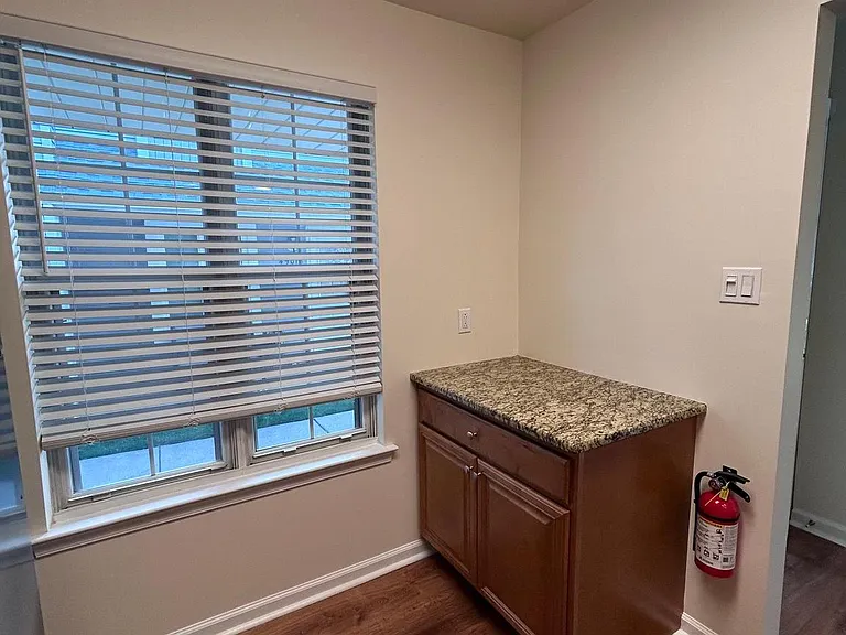 5107A Adelaide Dr — Photo 8