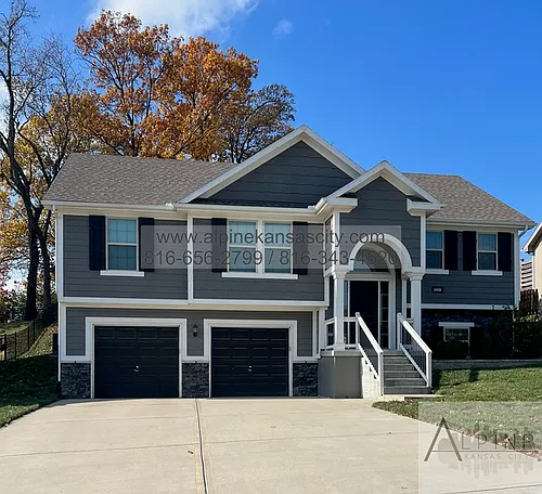 10026 N Lawn Ave Photo 1
