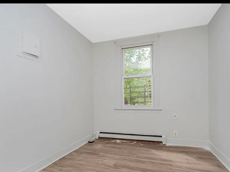 75 Taft Ave #2 — Photo 7