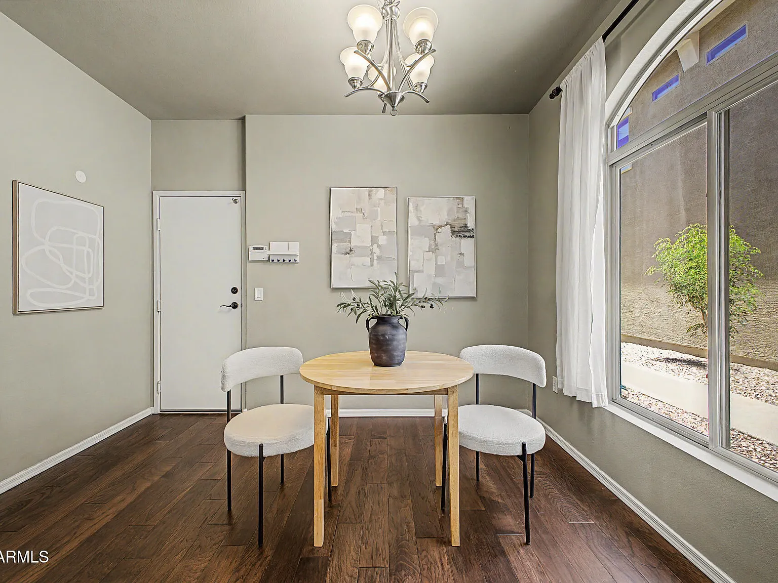 3 bed, 2.5 bath, 1399 sqft, $2,250 — Photo 4