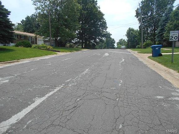 3rd image of 3599 Eminence Blvd