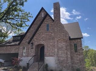 297 N Ainsley Loop, Fayetteville, AR 72704