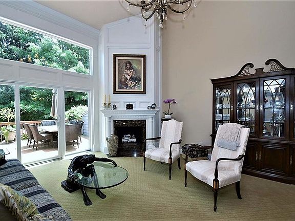 4th image of 11 Waterford Ln