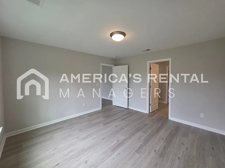 10304 Squires Way — Photo 40