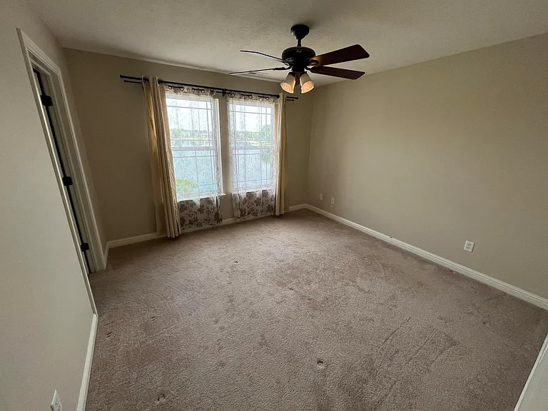 1936 Heathrow Dr — Photo 22