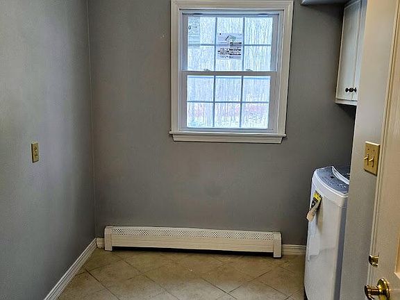 4th image of 42 Western Avenue