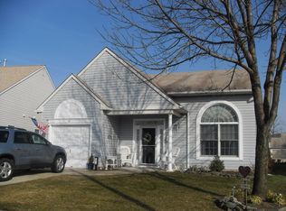60 Cottage Ln E, Columbus, NJ 08022
