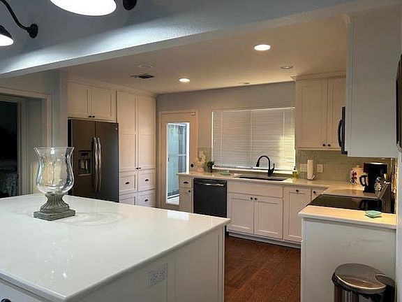 5th image of 202 Lighthouse Dr #202
