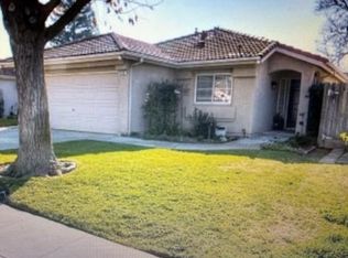 5805 W Vartikian Ave, Fresno, CA 93722